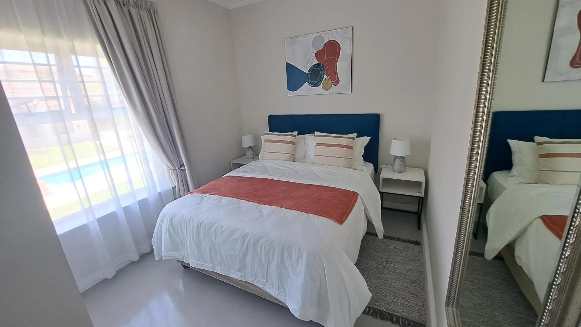 Spray Villa With Hot Tub And Close To The Beach Bloubergstrand South Africa